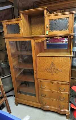   Antiques Primitives Stained Glass Wind. Roseville