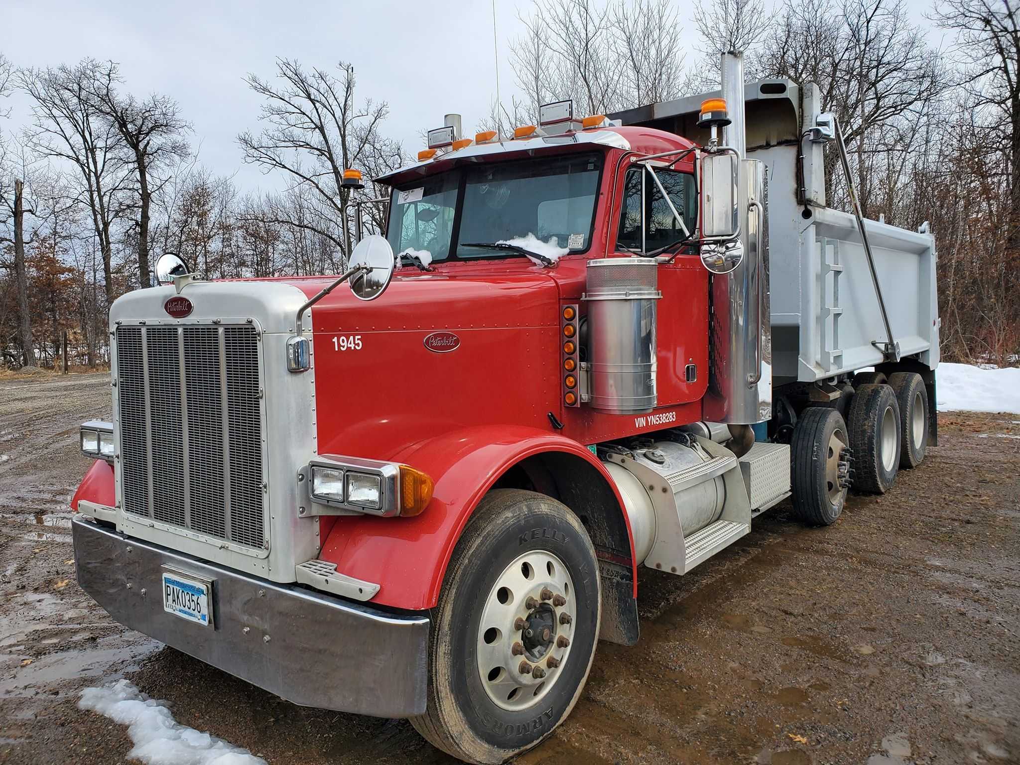 '00 Peterbilt 379 Tri Dump Truck Heavy Equipment, Truck, Trailer Auction