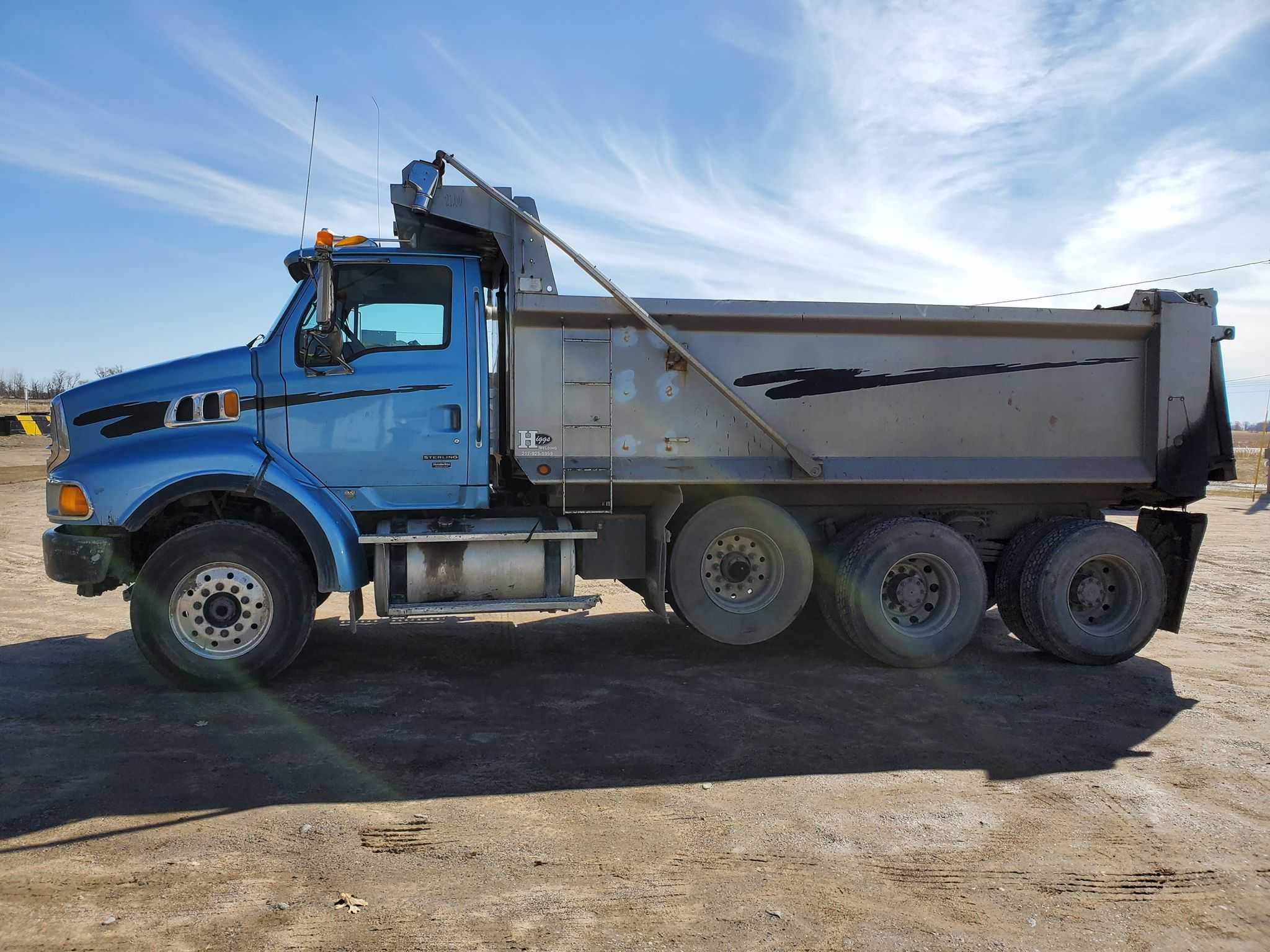 '09 Sterling L9500 Tri Dump Truck