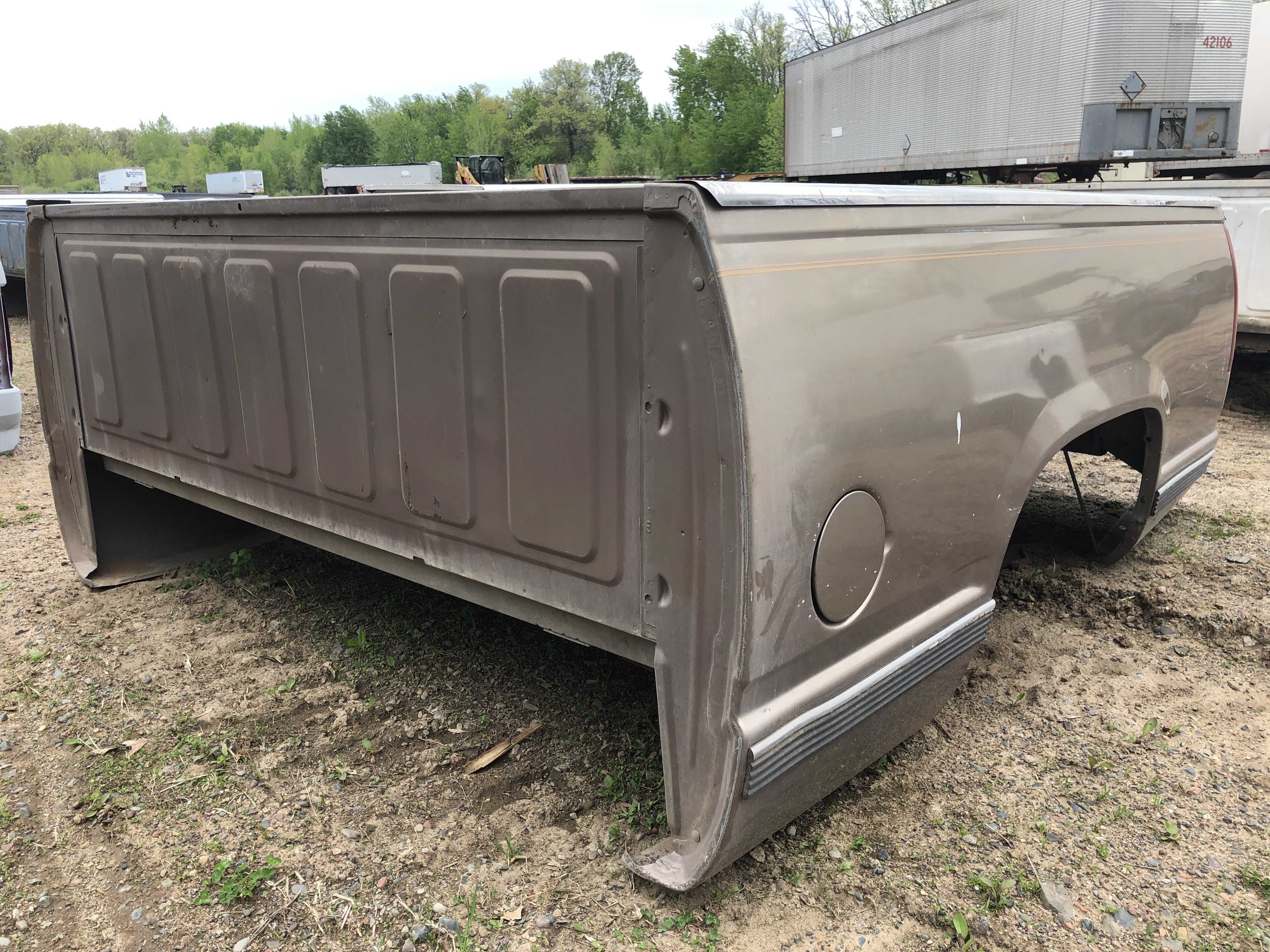 Chevy 15002500 Pickup Box Heavy Equipment Truck And Trailer Auction