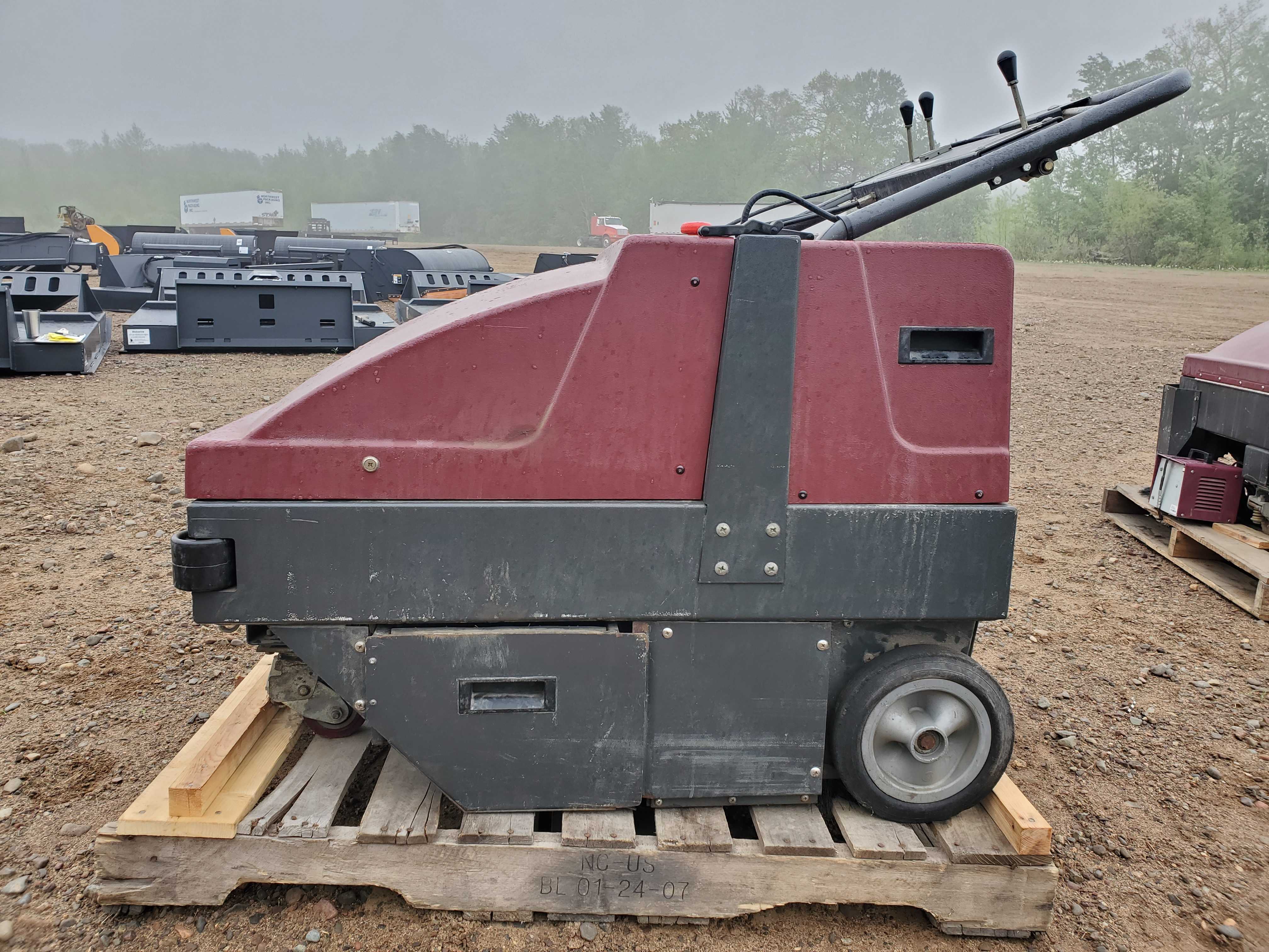Minuteman HM350000QP Sweeper Heavy Equipment, Truck & Trailer Auction