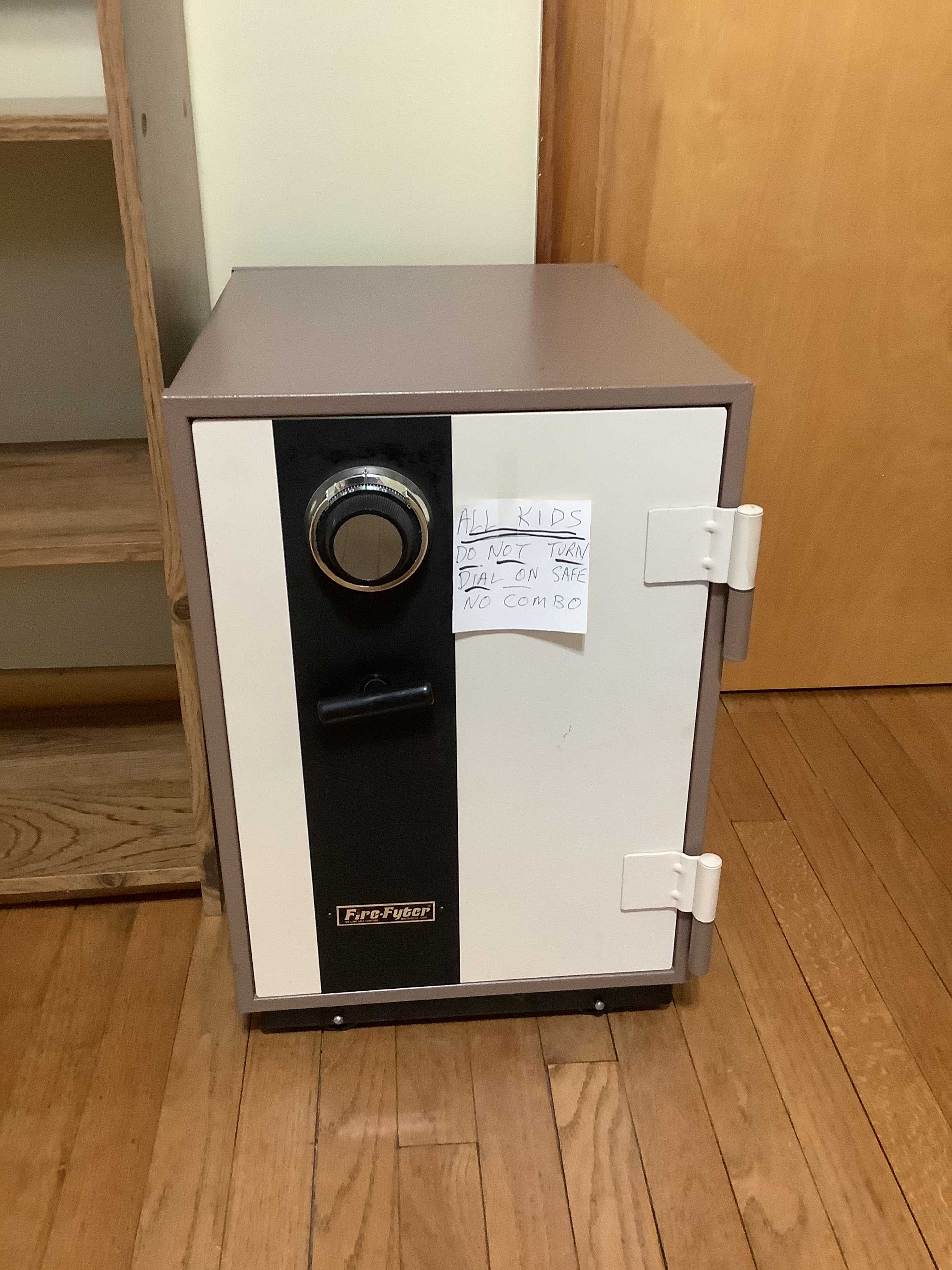 LG PEPSI COLLECTION, FURNITURE, CLOCKS, & MISC