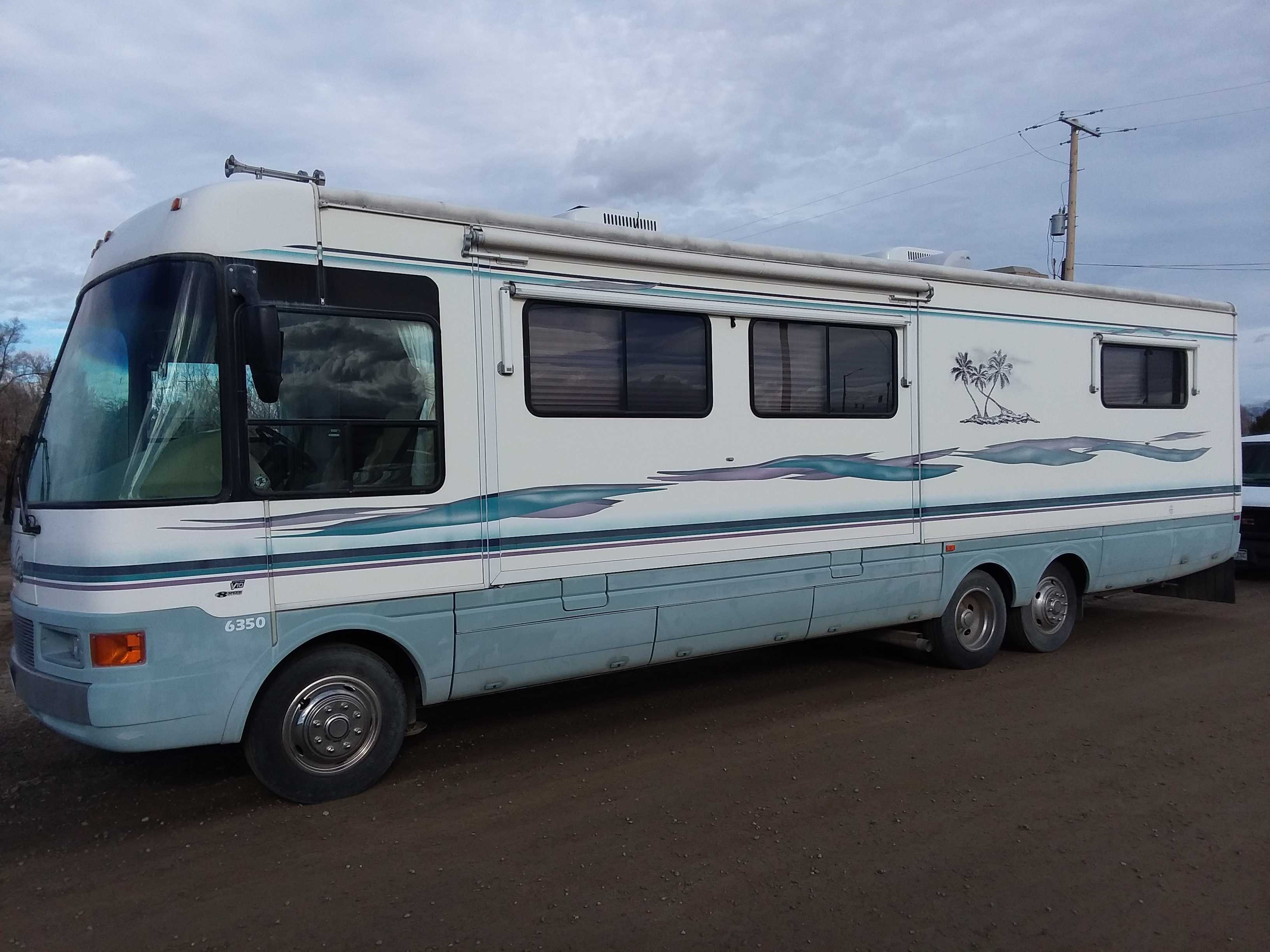 Holiday Consignment Auction