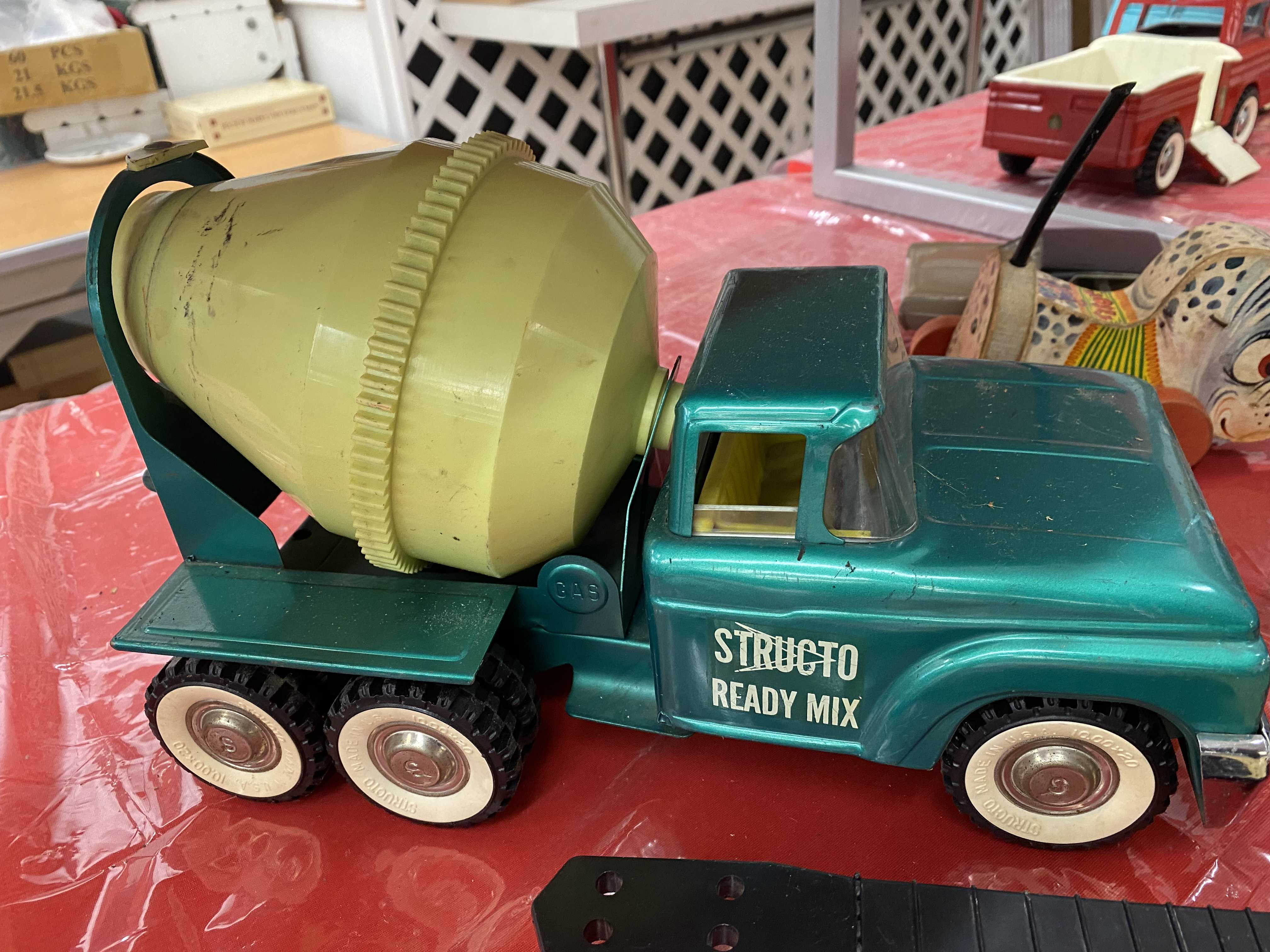 FRIDAY NIGHT AUCTION