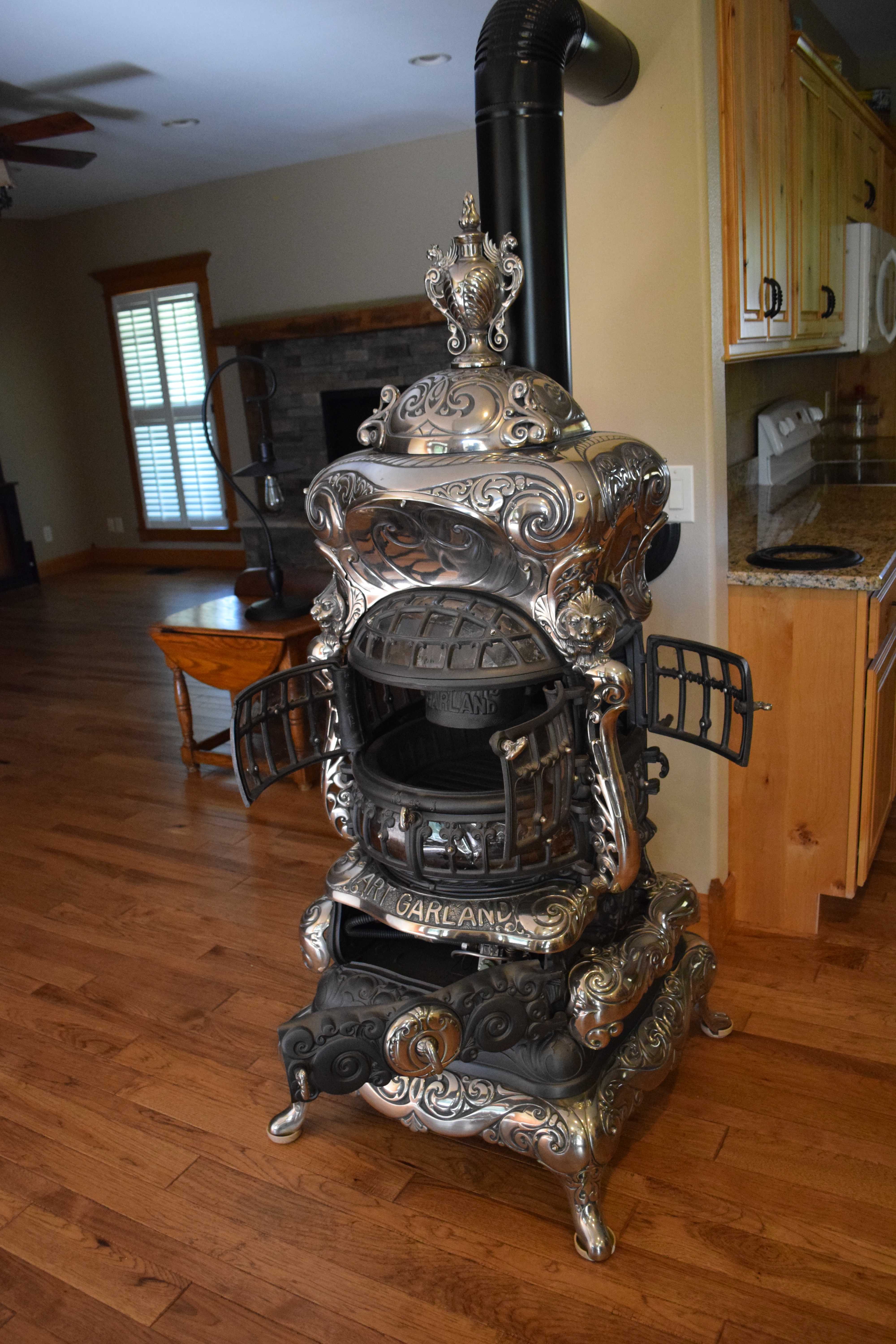 Elizabeth Livingston Living Estate Auction