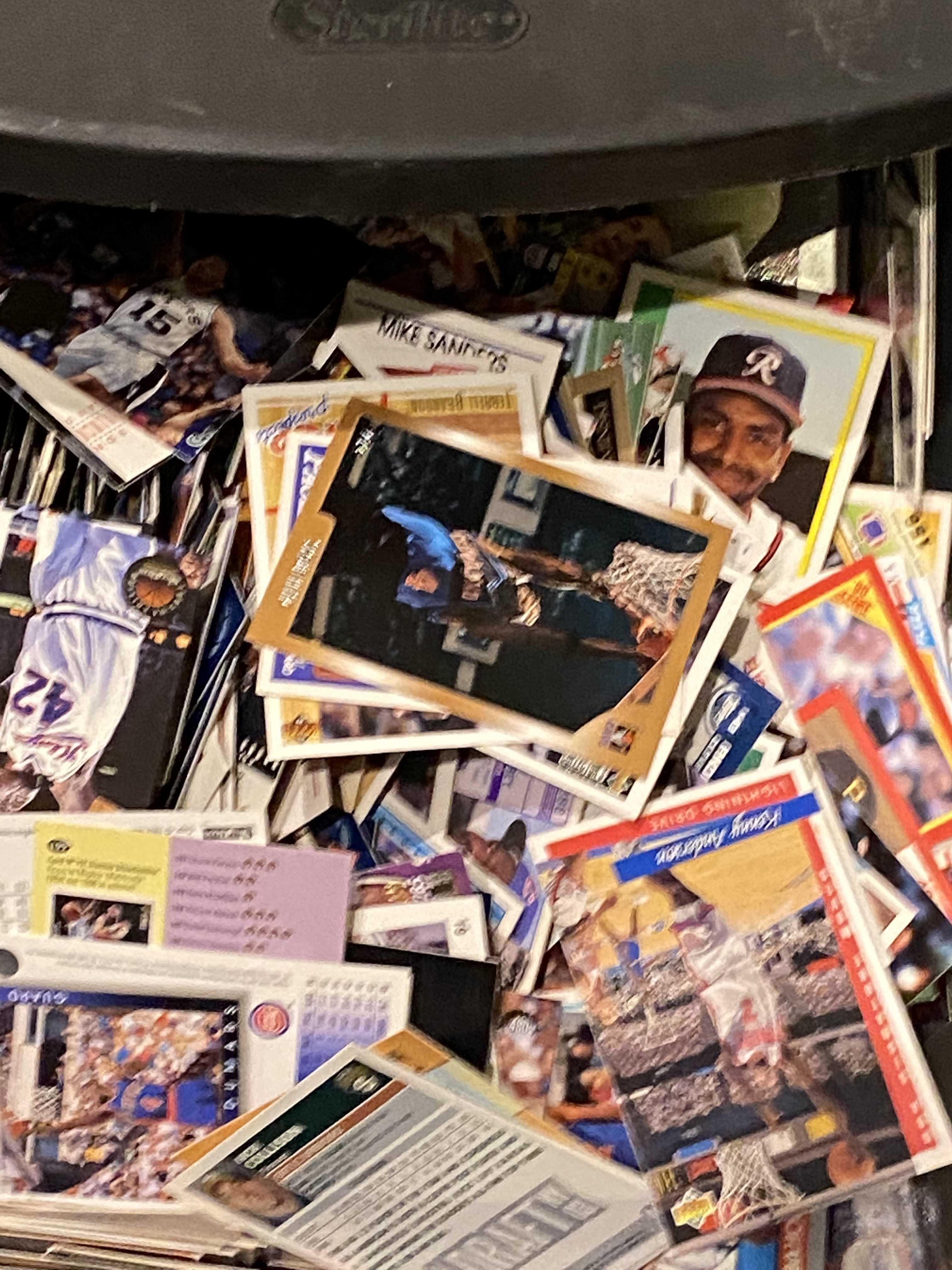 Pig in a poke Box lot Auction 