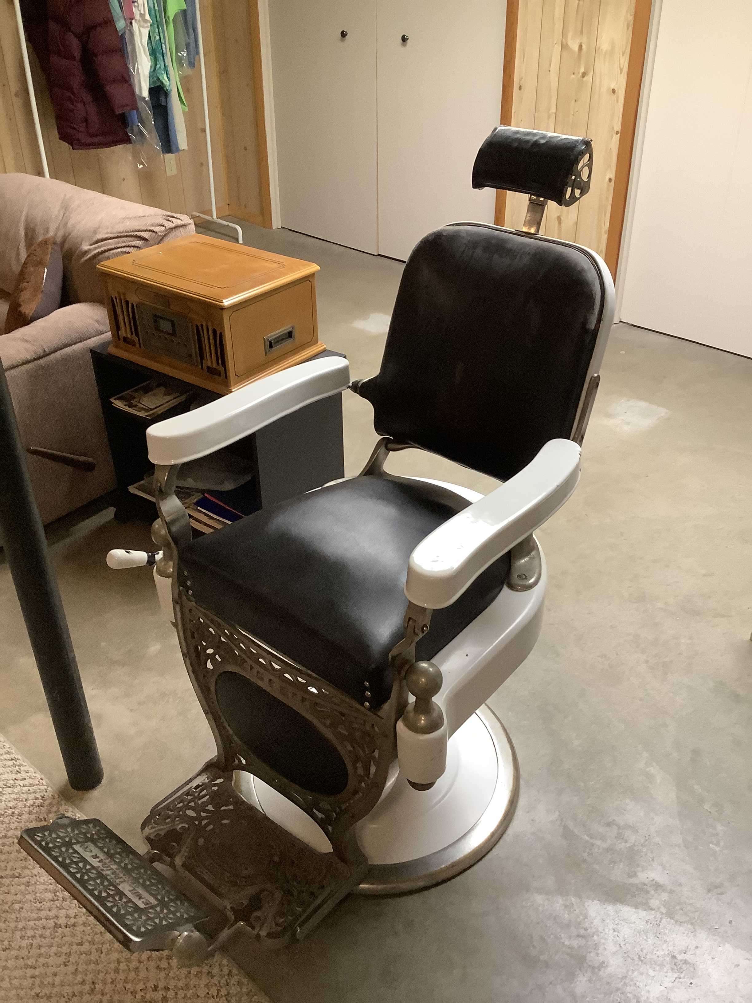 FURNITURE, OUTDOOR EQUIP, & MISC