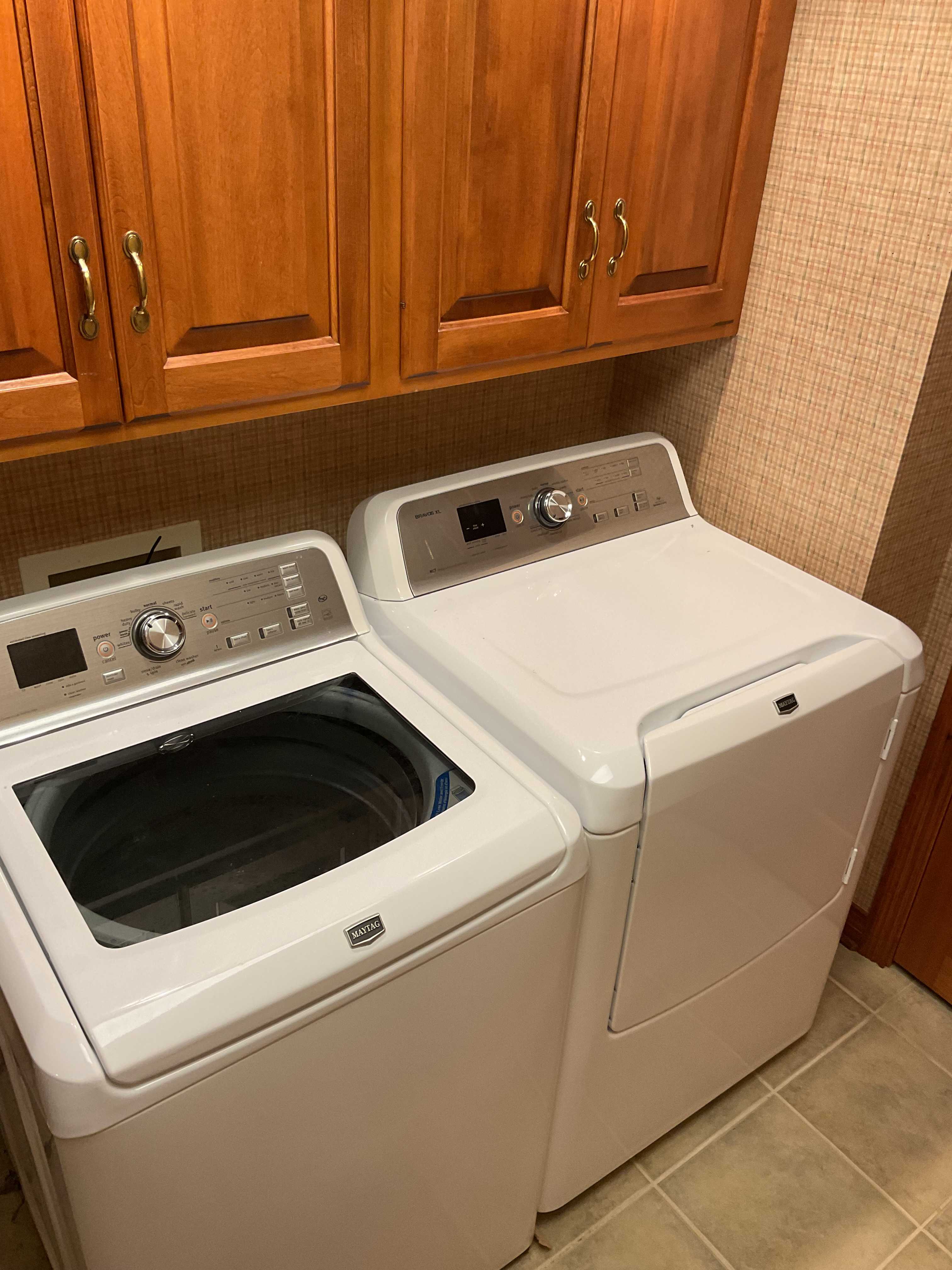 Auction teaser for CONDO AND PERSONAL PROPERTY
