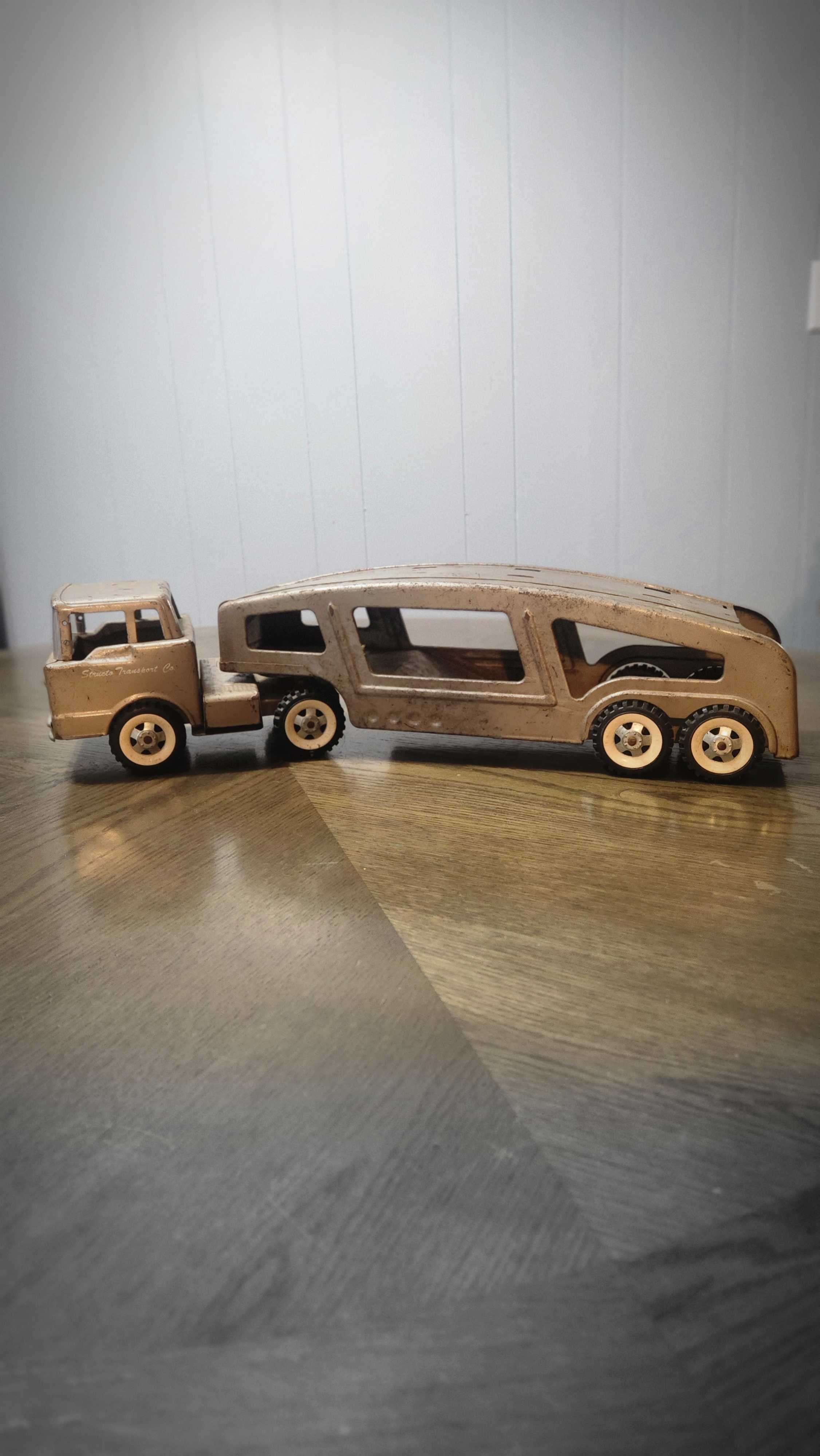 Auction teaser for Vintage Toy Trucks and Robots