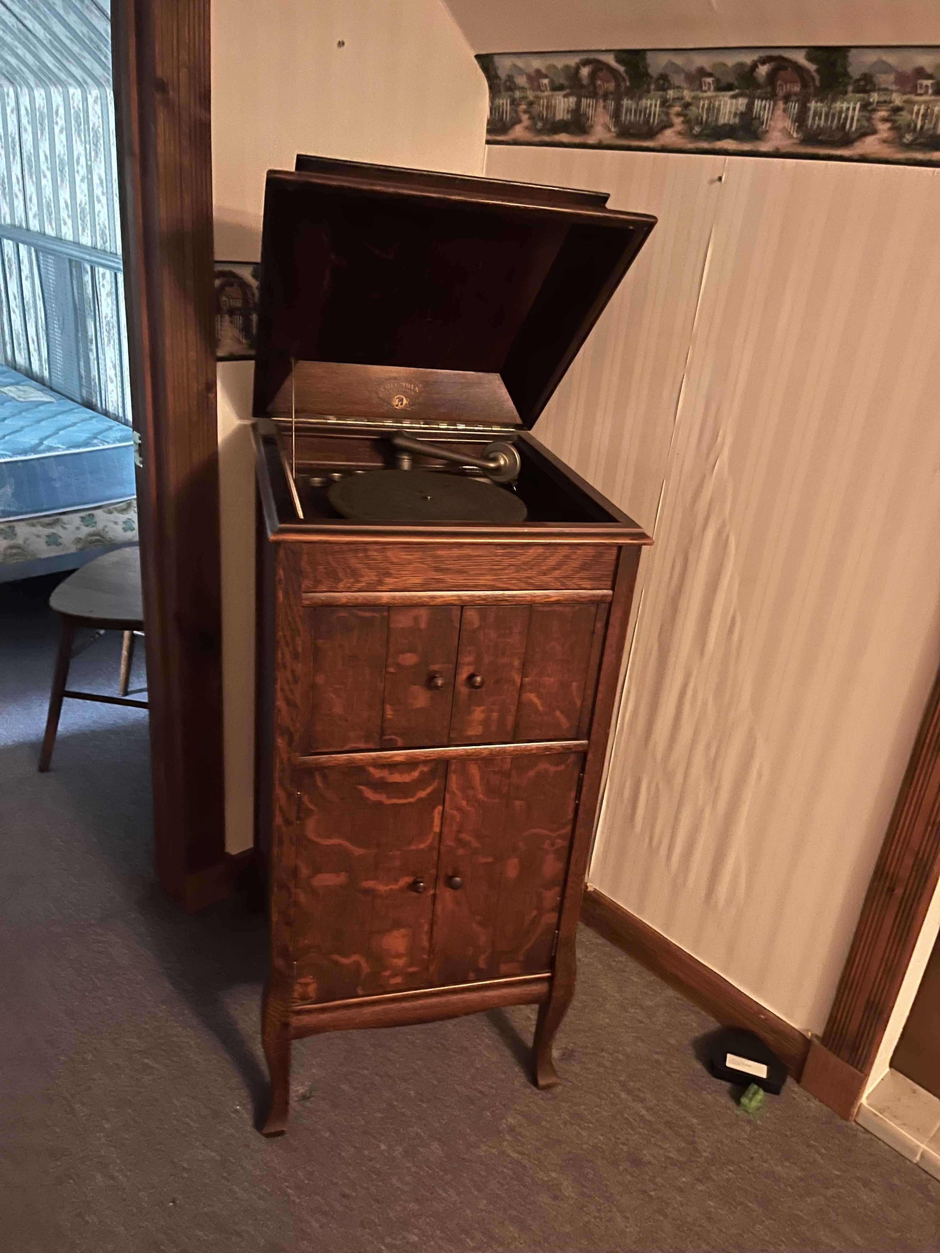 Auction teaser for ESTATE AUCTION