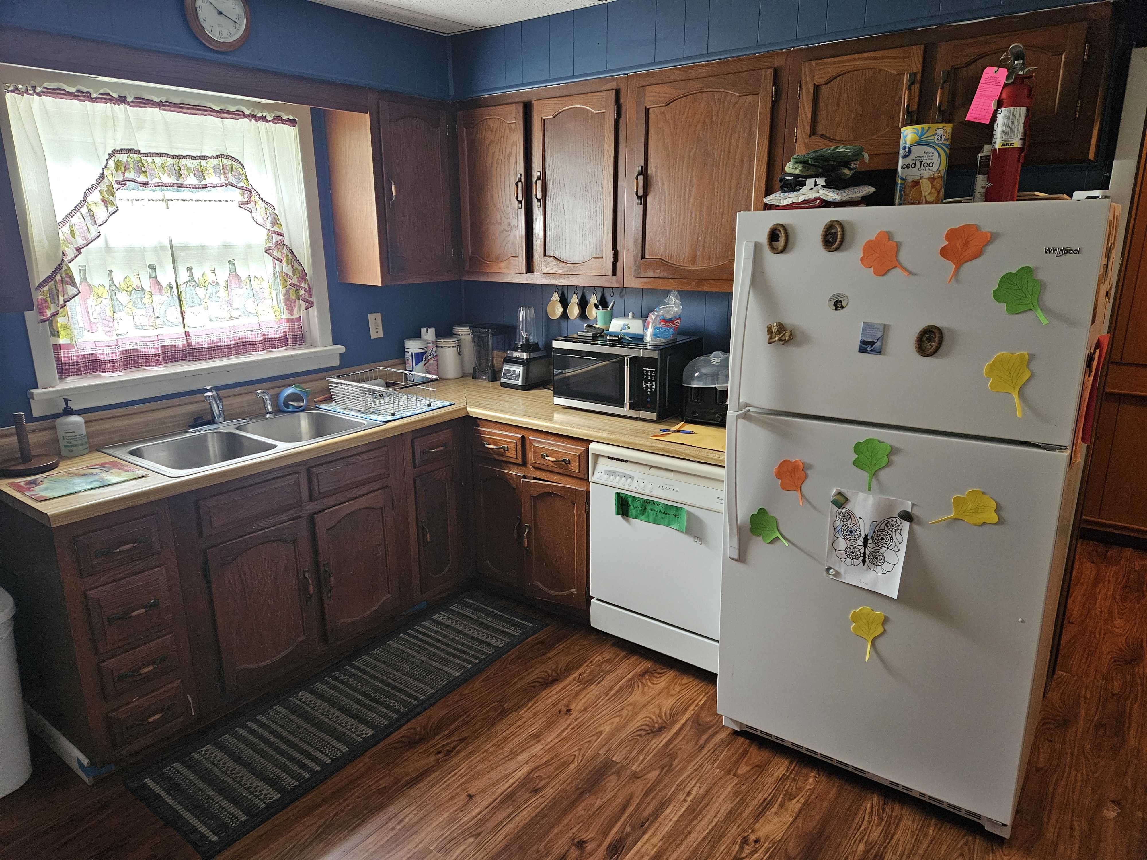 Auction teaser for ANTIQUES, COLLECTIBLES, CHEVY EQUINOX, FURNITURE, HOUSEHOLD, M.J. HUMMEL, BOOKS