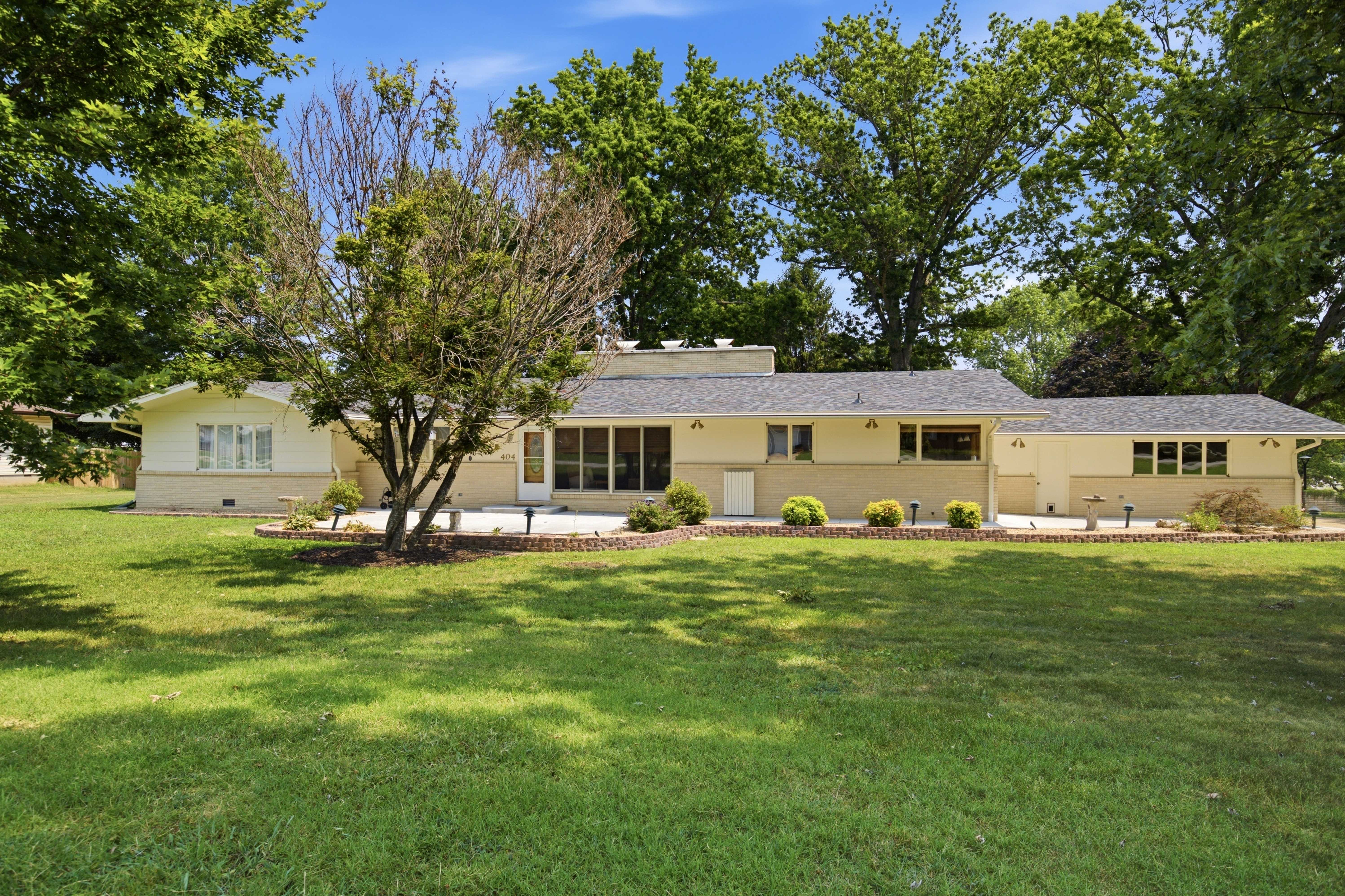 Auction teaser for Real Estate & Personal Property - Estate of David & Dorothy Norman